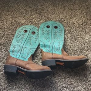 Ariat cowgirl boots size 9.5B style #14101